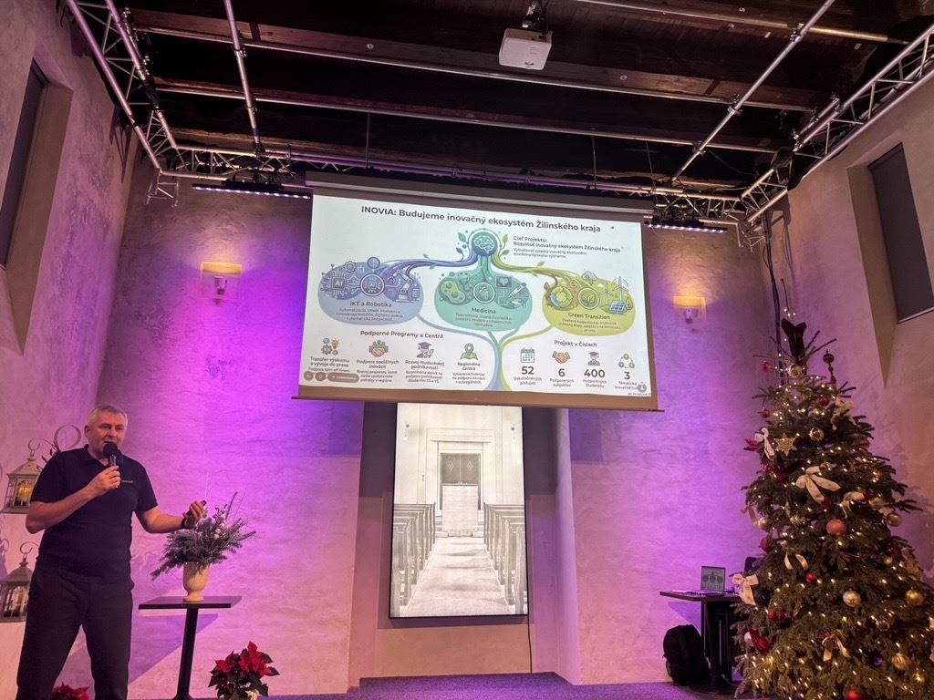 Zúčastnili sme sa vianočného večierku INOVIA